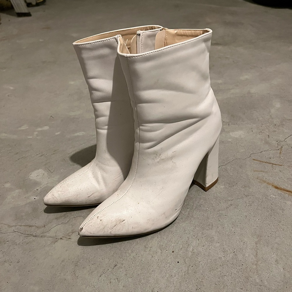 White heel boots